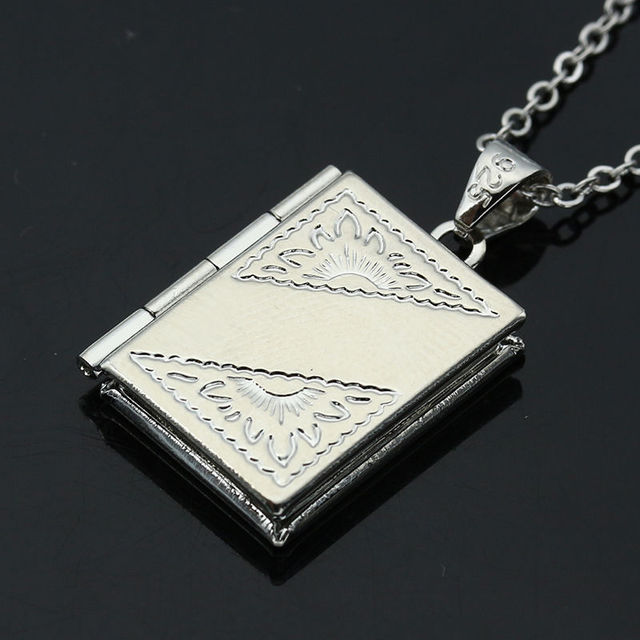 Heart-Shaped Love Necklace with Openwork Photo Locket