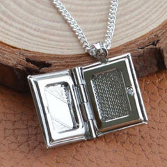 Heart-Shaped Love Necklace with Openwork Photo Locket